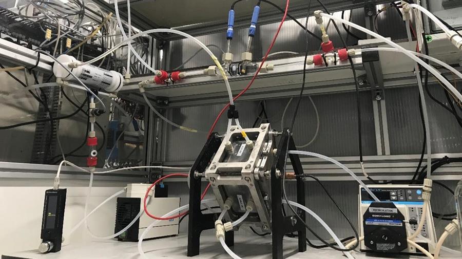 L'eau et l'électricité captent le CO₂ pendant 900 heures