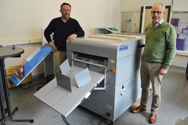 Vernissen op waterbasis, het milieuvriendelijke alternatief voor lamineren 