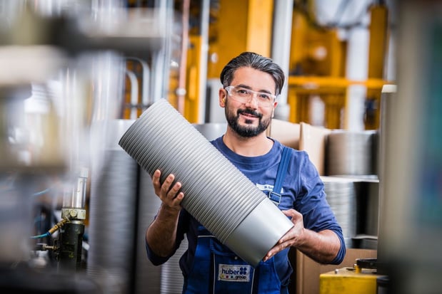 Hubergroup restructure son portefeuille offset UV