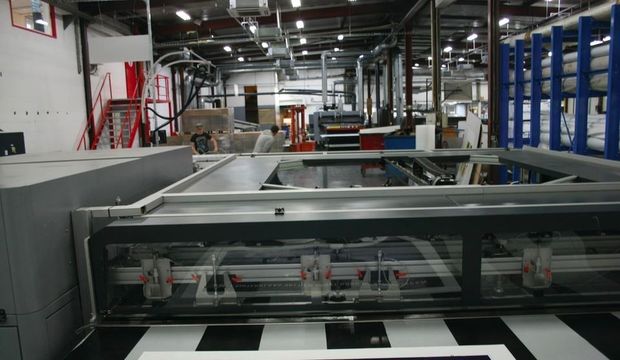 Enchérir sur les machines d'impression et fabrication de supports grand format