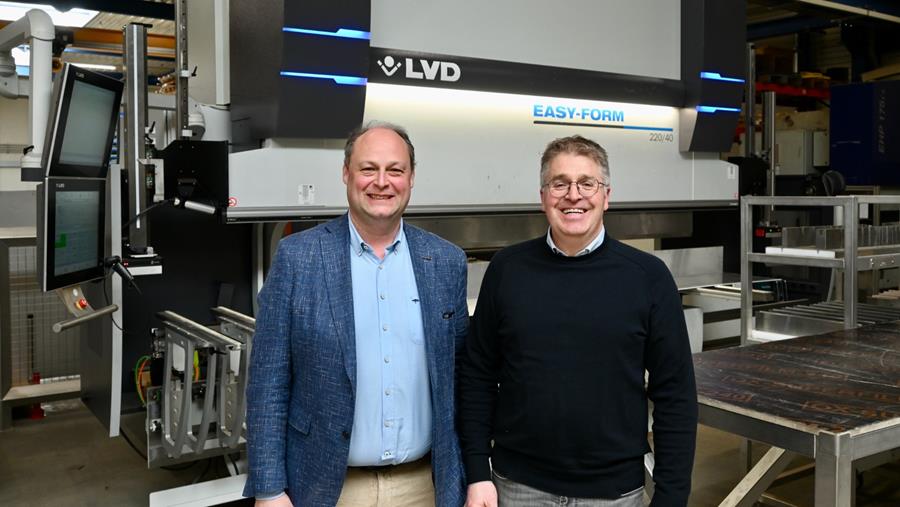 Gouden trio van software, lasersnijmachine en plooibank