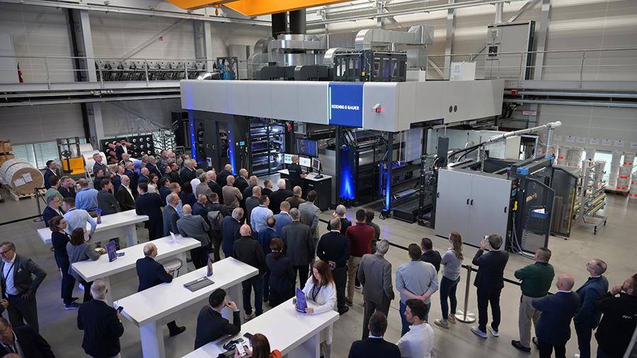 Koenig & Bauer présente sa nouvelle presse flexo CI à Würzburg
